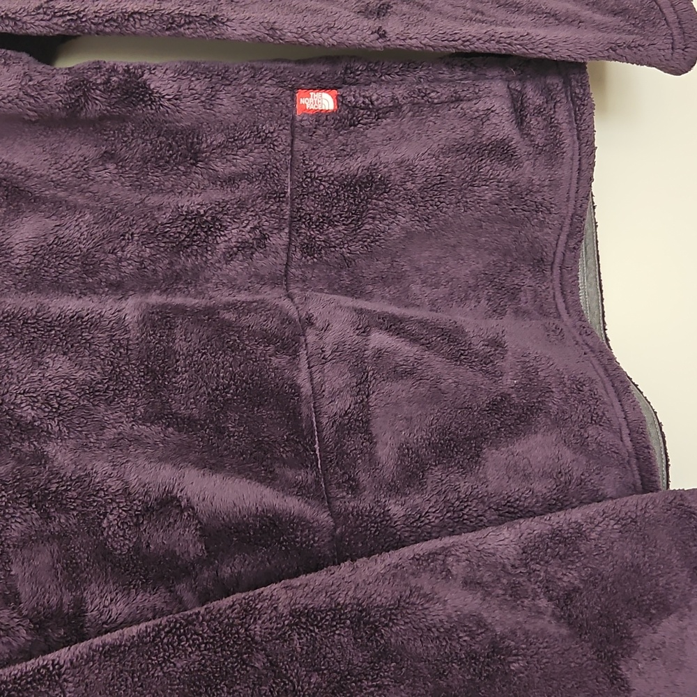 The North Face Purple Fleece Sweatshirt - Picture 2 of 11